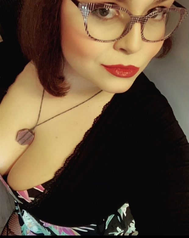 Busty babe