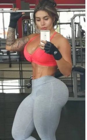 Squats Make Lis Look Good