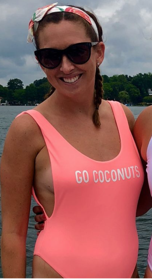 wife sideboob