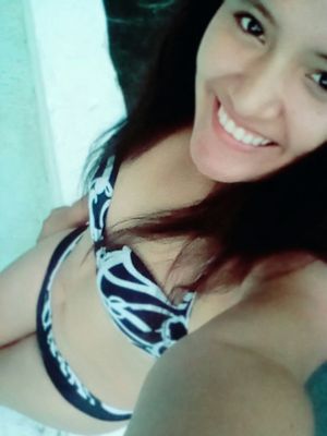 Vanesa Ugaz Nonude - cute and hot cumtarget