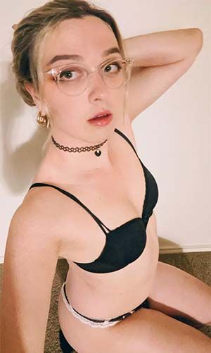 Tranny cute as a desert rose in Rio Rancho NM willng to try 69