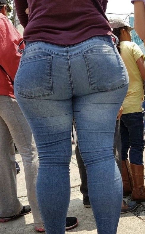 TIGHT DENIM JEANS