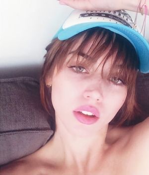 Ana De Armas Sexy Face Topless