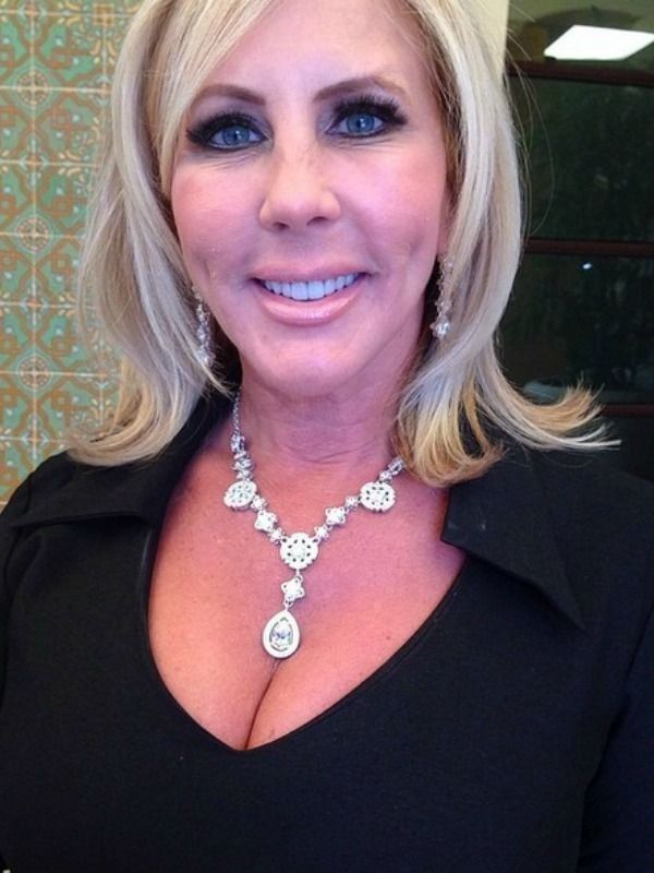 Best cleavage from a blonde MILF/GILF.