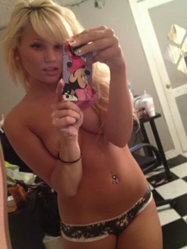 blonde selfie