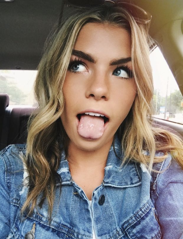 Blonde babe mouth open for you