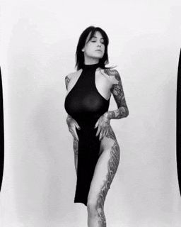 Eugenia Talanina in black top