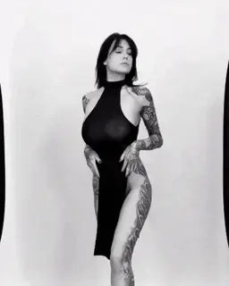 Eugenia Talanina in black top