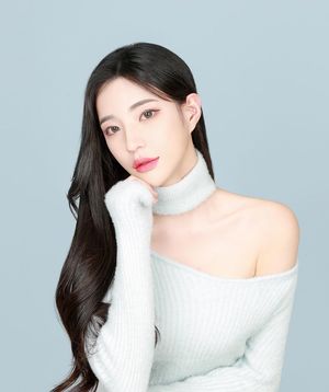 10/10 - Perfect face to skull-fuck her silly.