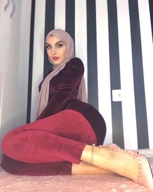 Sariikubraa ready to get fucked sideways