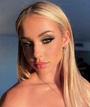 10/10 - Perfect face to skull-fuck her silly.