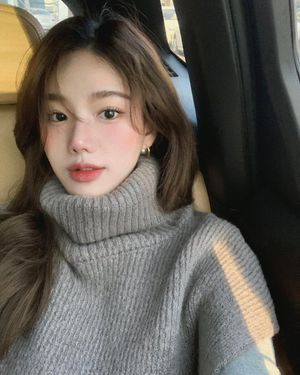 10/10 - Perfect face to skull-fuck her silly.