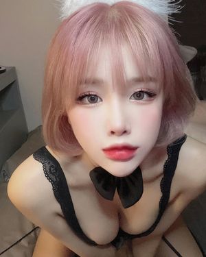 10/10 - Perfect face to skull-fuck her silly.