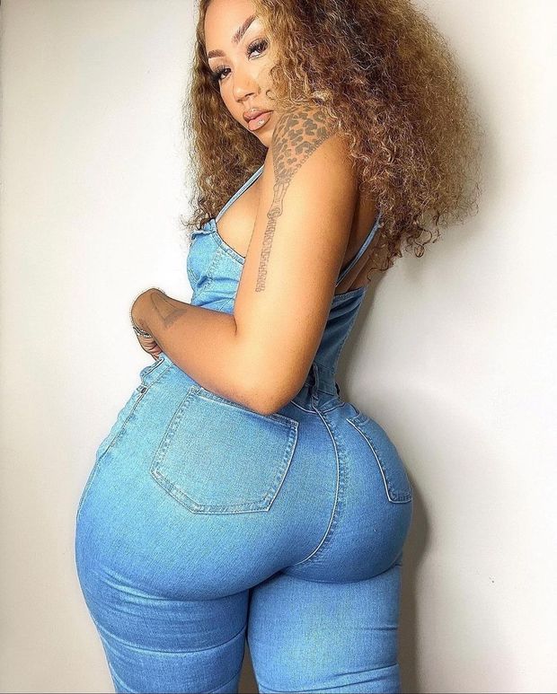 NICE XXL ASS