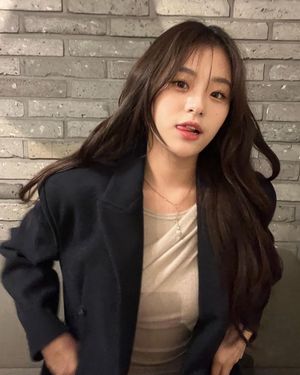 10/10 - Perfect face to skull-fuck silly.