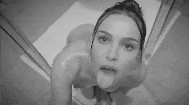 [*Fake] Natalie blows her co-star Hayden