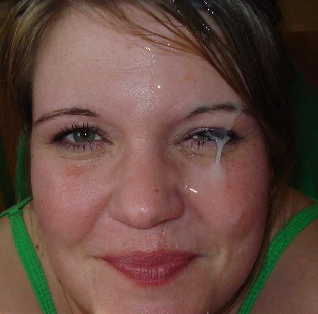 Pretty milf facialized