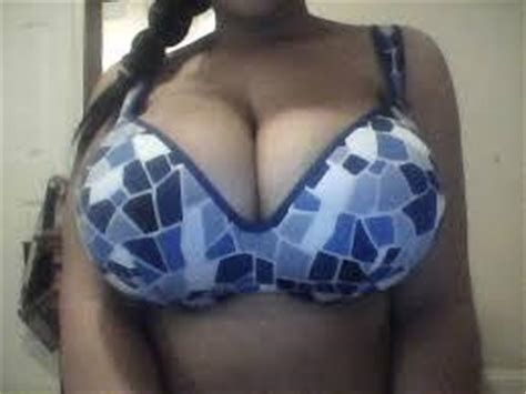 Purple Gaws/Queen Sosa in a Blue bra