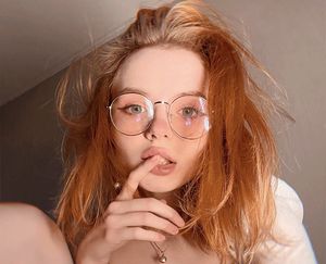 She got wet every time she remembered what that guy from the club was doing to her labia and his hard cock