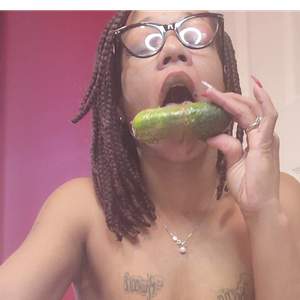 Black woman licks scat