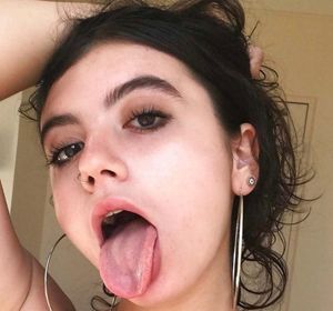Tongue earings