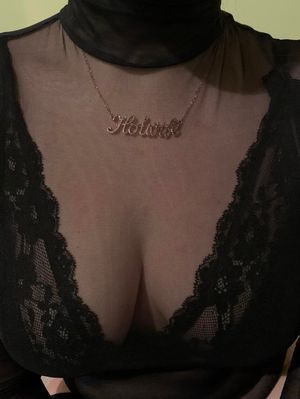 Hotwife necklace cuckold