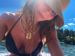 internet influencer Olivia Jade getting her feet wet