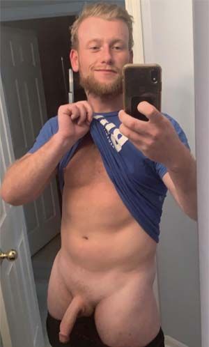 Chubby blond gay in Florissant MI with average cock ready to rock your hole