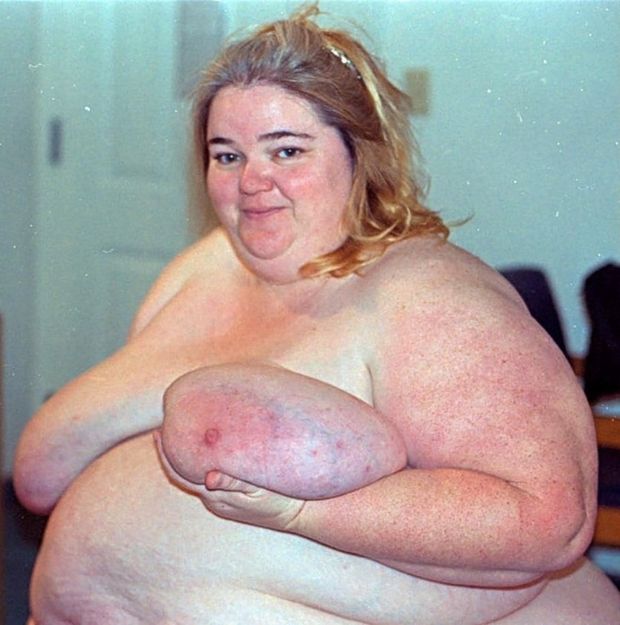 Awesome tits and chubby arms! Mmmmm!!