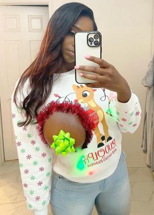 Ellie Mae beautiful Xmas boob