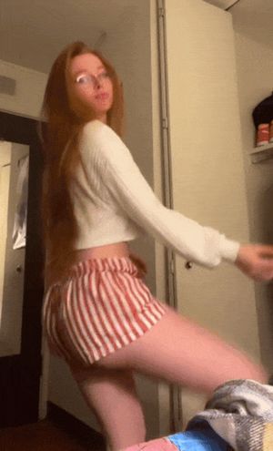 Hot redhead with big ass