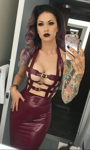 How sluts should dress