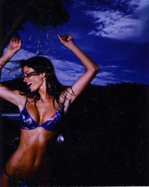 Sexy picture worth more than 1000 words.