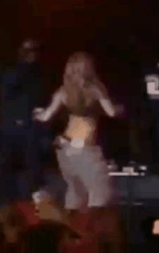 Fergie shaking her sweet ass
