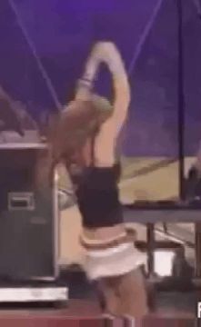 Fergie sweet ass mini skirt ass shake