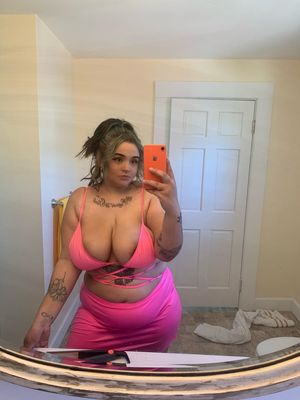 BBW selfie