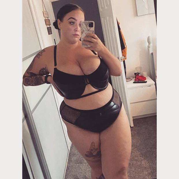 BBW selfie