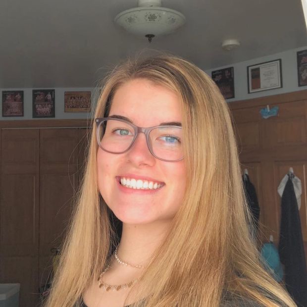blonde selfie