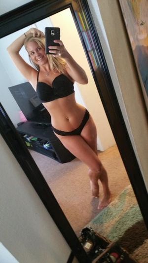 Anabelle Pync selfie