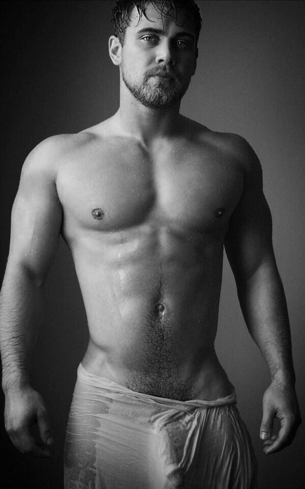 Joli corps musclé ????????♨????????????