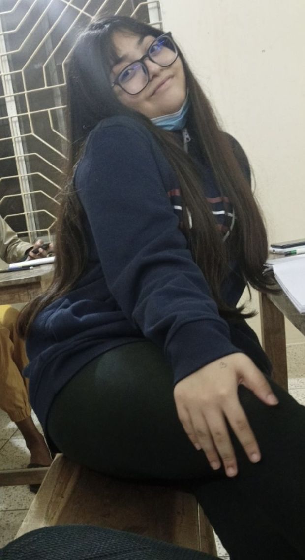 Big booty bitch showing off
