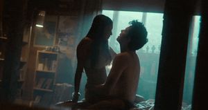 Sexy actress Mimi Keene (Sex Education) is the one in control when she rides cowgirl