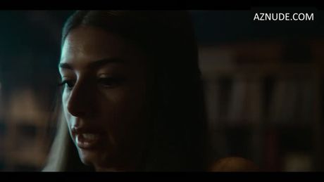 Sexy actress Mimi Keene (Sex Education) is the one in control when she rides cowgirl, telling him exactly when he's allowed to cum