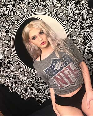 Small dicked tranny with nice balls fan of football in NW Philadelphia