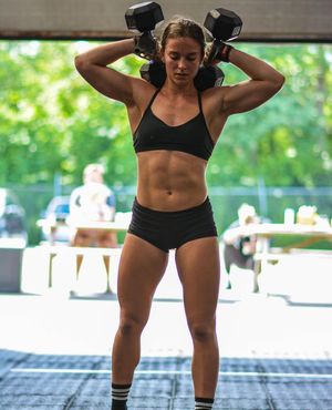 Fit power lifter with great abs