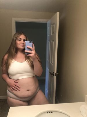 BBW selfie