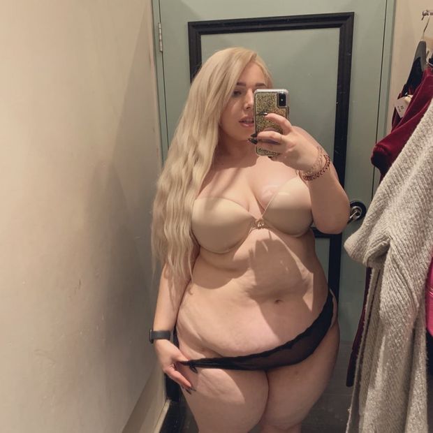 BBW selfie