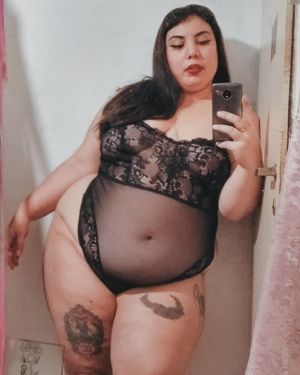 BBW selfie