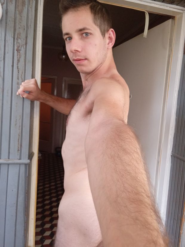 Nude selfie