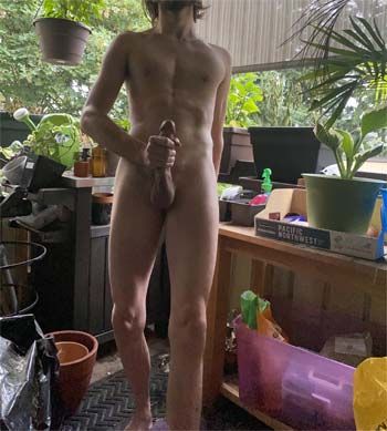 Sexy gay hippie in Tacoma WA into sex and hookups